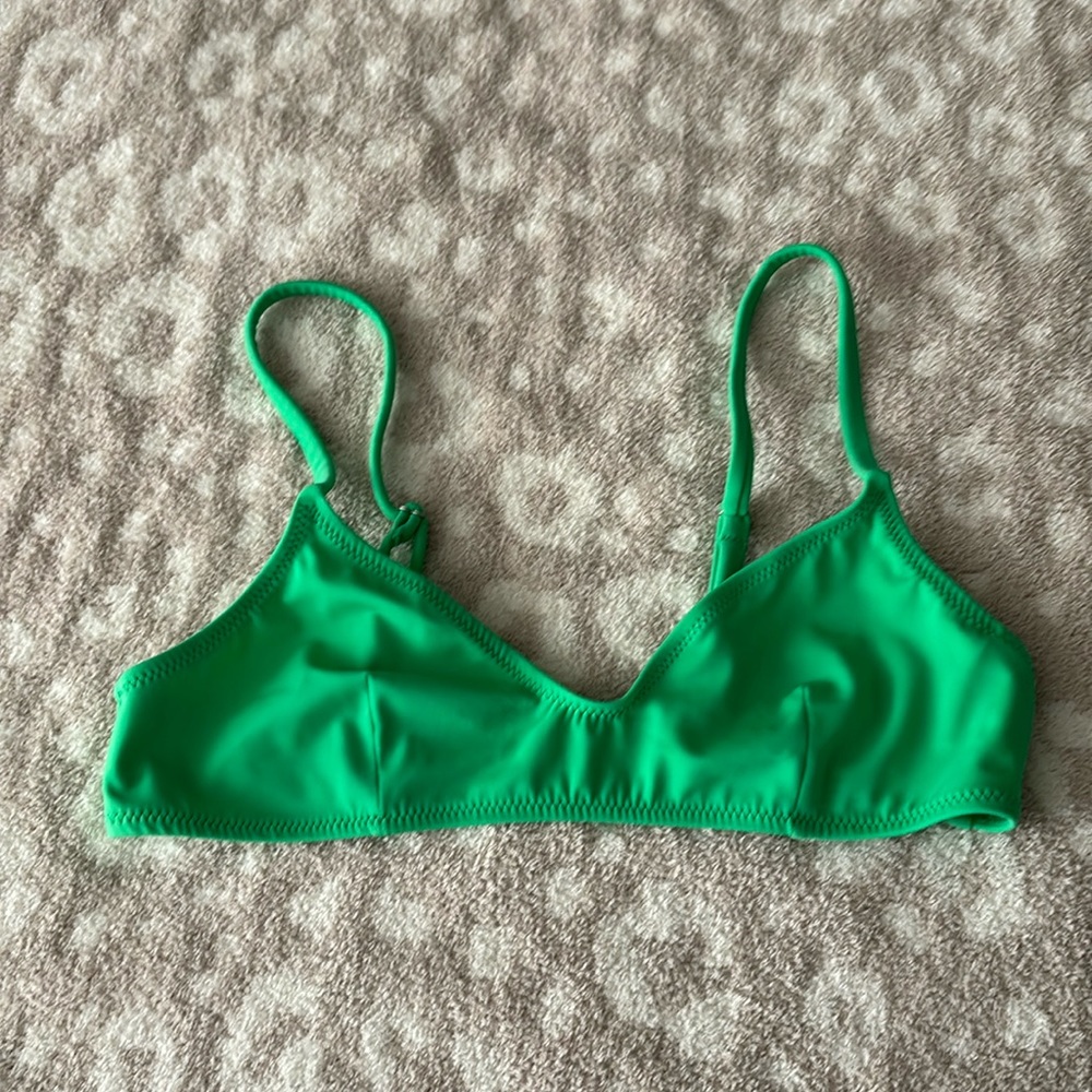 Solid and striped swim top size medium